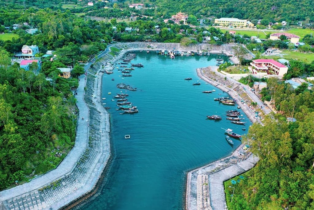 Khám Phá Eo Gió Cù Lao Chàm: Thiên Đường Giữa Biển Khơi