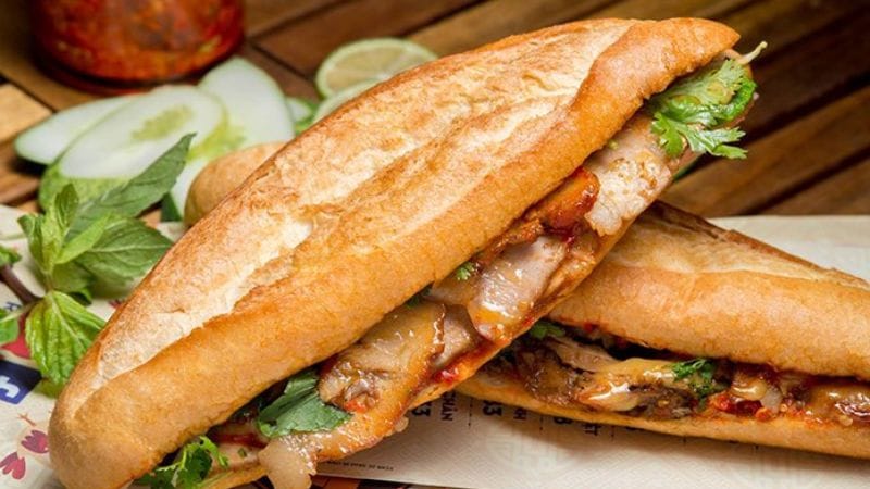 Top 12 Bánh Mì Heo Quay Đà Nẵng - Giòn Rụm | Thịt Thơm